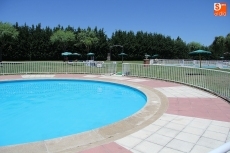 Foto 3 - Las piscinas municipales amplían el horario de baño durante el mes de julio