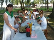 Foto 5 - La asociación de mujeres 'La Vega' despide el curso con una rica merienda