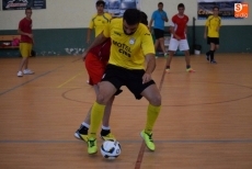 Foto 4 - Los goles y la igualdad copan el inicio del I Torneo de Fútbol Sala de Verano