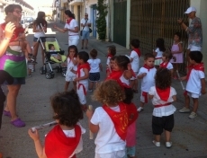 Foto 3 - Último encierro en la Escuela Infantil antes de cantar el ‘Pobre de mí’