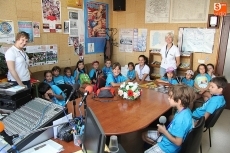 Foto 4 - Los niños del Campamento Bilingüe de Villamayor descubren algunos secretos de la Gudina