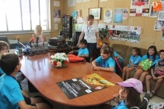 Foto 3 - Los niños del Campamento Bilingüe de Villamayor descubren algunos secretos de la Gudina