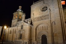 Foto 4 - La Catedral, Cerralbo y el Castillo vuelven a lucir de noche