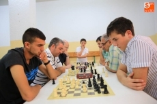 Foto 6 - El barrio de Garrido mueve ficha en el tablero de ajedrez 
