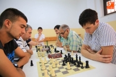 Foto 5 - El barrio de Garrido mueve ficha en el tablero de ajedrez 