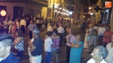 Foto 4 - La calle Wetones baila al ritmo marcado por el Trío Obsession