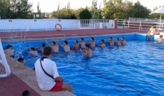 Foto 3 - El Ciudad Rodrigo CF cambia el río por la piscina