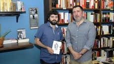 Alberto Santamaría se aproxima al romanticismo en La vida me sienta mal