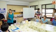 M&aacute;s de 100 mayores participan en los talleres abiertos de cocina, ajedrez y juegos de mesa