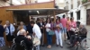 Foto 2 - Los mayores de la residencia visitan las casetas de la Feria de Día