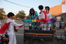 Foto 6 - El desfile de carrozas llena de colorido y animación las calles