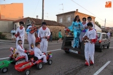 Foto 5 - El desfile de carrozas llena de colorido y animación las calles