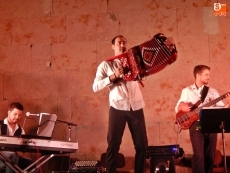 Foto 5 - Fusión de estilos y melodías a ritmo del acordeón de Raúl Díaz de Dios