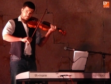 Foto 3 - Fusión de estilos y melodías a ritmo del acordeón de Raúl Díaz de Dios