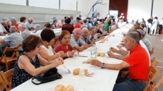 Foto 6 - Los mayores se unen en su tradicional cena previa a las fiestas en honor a San Roque