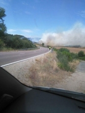 Foto 6 - Extinguido un incendio en el cruce del municipio de Pinedas