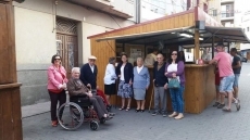 Foto 6 - Los mayores de la residencia visitan las casetas de la Feria de Día