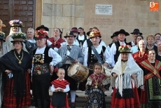 Foto 6 - Emotivo homenaje póstumo del grupo de folclore Santa María de Liminares al tamborilero Antonio...