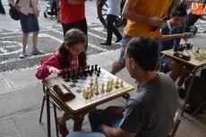 Foto 3 - Tarde de ajedrez en plena Plaza Mayor