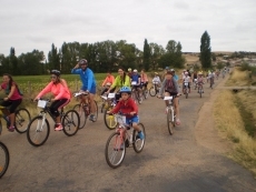 Foto 5 - Cerca de 200 participantes pedalean en el VI Día de la Bici