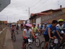 Foto 3 - Cerca de 200 participantes pedalean en el VI Día de la Bici