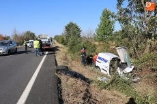 Foto 3 - Tres heridos en una colisión de un turismo y una furgoneta en la carretera de Vitigudino