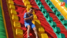 Foto 4 - Cientos de niños participan en el circuito de atracciones de Divertilandia