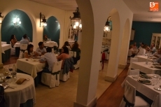 Foto 4 - Aforo completo en la cena a 4 manos de Rebeca Hernández y Leticia Martín