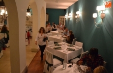 Foto 3 - Aforo completo en la cena a 4 manos de Rebeca Hernández y Leticia Martín