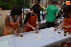 Foto 3 - Los profesionales de la Feria degustan huevos fritos con farinato