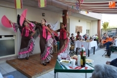 Foto 4 - Los abuelos disfrutan del final del verano con música, baile y un convite