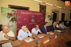 Foto 6 - La Diputación firma seis convenios con las asociaciones ganaderas de cara a Salamaq’15