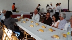 Los mayores se unen en su tradicional cena previa a las fiestas en honor a San Roque