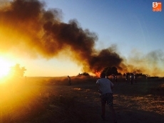 Un incendio junto al pueblo moviliza a los vecinos de Cabeza de Framontanos