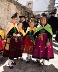 Tradición y vistosidad en la Boda Típica