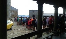 Más de 150 personas participan en la Subida a la Peña de Francia organizada por Cateja Teatro