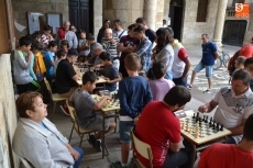 Tarde de ajedrez en plena Plaza Mayor