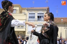 La villa homenajea a su patrona con la procesión y la ofrenda floral
