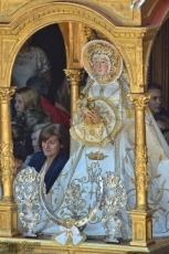 Ofrendas y danzas para rendir honores a la patrona en el Diagosto 