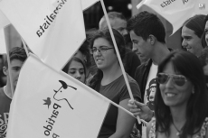 Foto 6 - Medio centenar de personas se concentran en la Plaza Mayor en contra de la Fiesta de los Toros