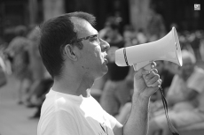 Foto 3 - Medio centenar de personas se concentran en la Plaza Mayor en contra de la Fiesta de los Toros