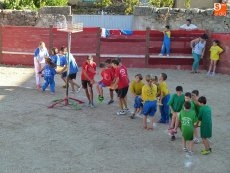 Foto 6 - Un divertido desfile de disfraces pone el broche a la jornada inaugural de las fiestas