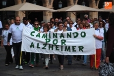 Foto 4 - Marcha solidaria hasta la Plaza Mayor para concienciar sobre el Alzheimer