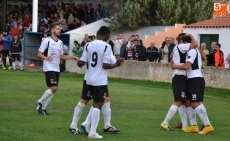 Foto 4 - El Ciudad Rodrigo logra una solvente primera victoria como local ante un rival de su liga