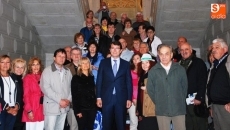 Foto 3 - El alcalde de Salamanca recibe a una treintena de personas emigrantes de la región