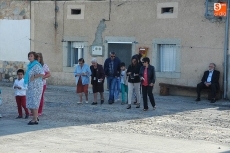 Foto 3 - Decenas de vecinos acompañan al Cristo de la Salud de regreso a su ermita