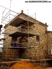 Foto 3 - Continúan las obras de restauración en la iglesia parroquial