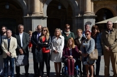 Foto 3 - Minuto de silencio en repulsa por la lacra social de la violencia de género