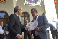 Foto 3 - La Diputación homenajea a los siete alcaldes de la comarca que llevan 20 o más años en el cargo