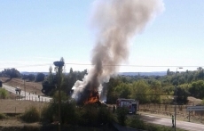 Foto 5 - Arde un camión cargado de paja en la carretera de Ituero a Puebla de Azaba